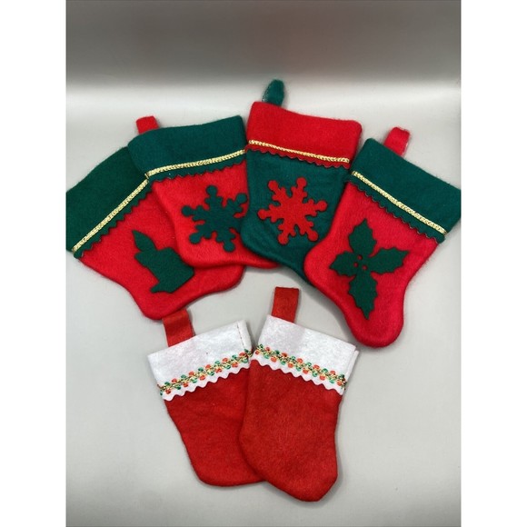 Vintage Felt Mini Christmas Stockings Lot of 6 ~ Red / Green / White Gold Trim - Picture 1 of 9